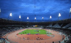 九游体育官方入口-杰伦·格林存在感拉满！雄鹿与独行侠之战，新星如何改写比赛叙事？