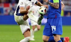 9you娱乐-刺激不断！欧洲足球赛场上各路强队竞逐胜利的简单介绍