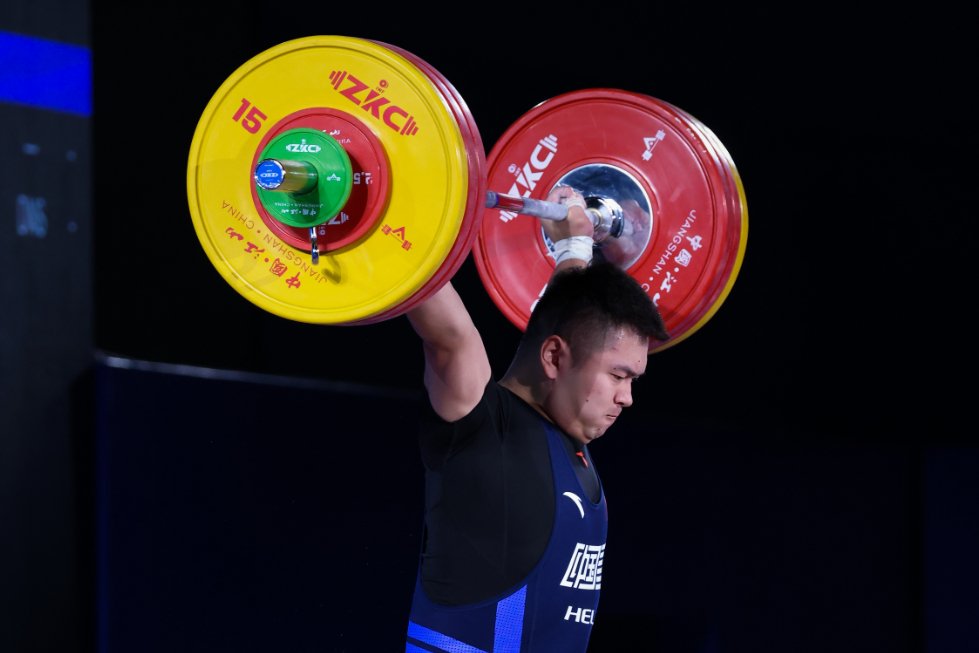 俄罗斯男子举重选手斩获金牌,实力高调跻身领先 俄罗斯男子举重选手斩获金牌,实力高调跻身领先