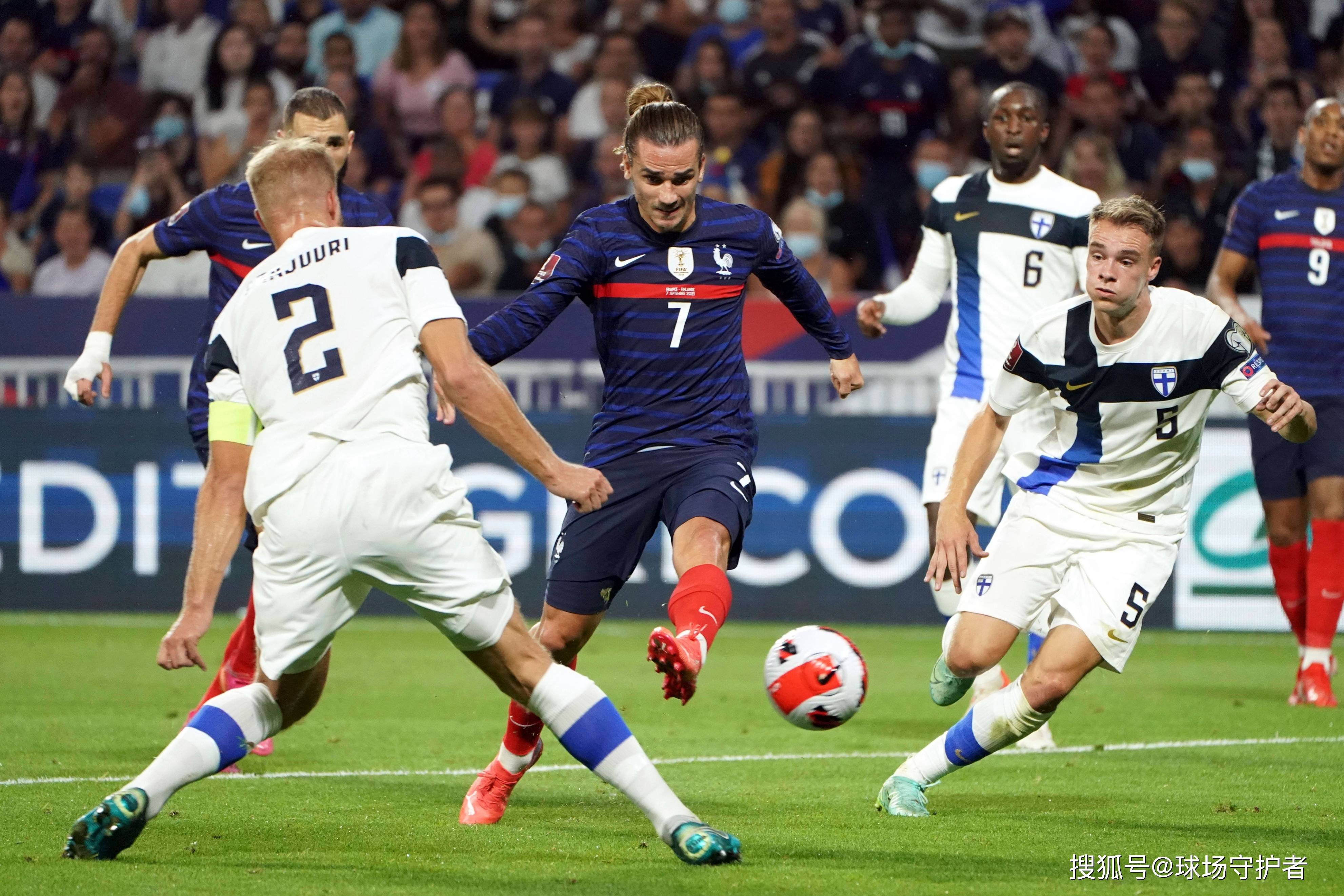 包含欧国联秋季赛事盛况：各球队实力拼搏的词条