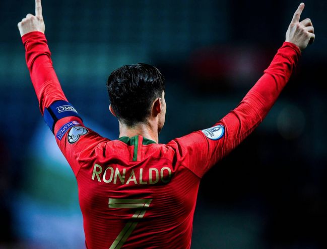 关于拜仁逆转波兰，C罗制霸全场的信息