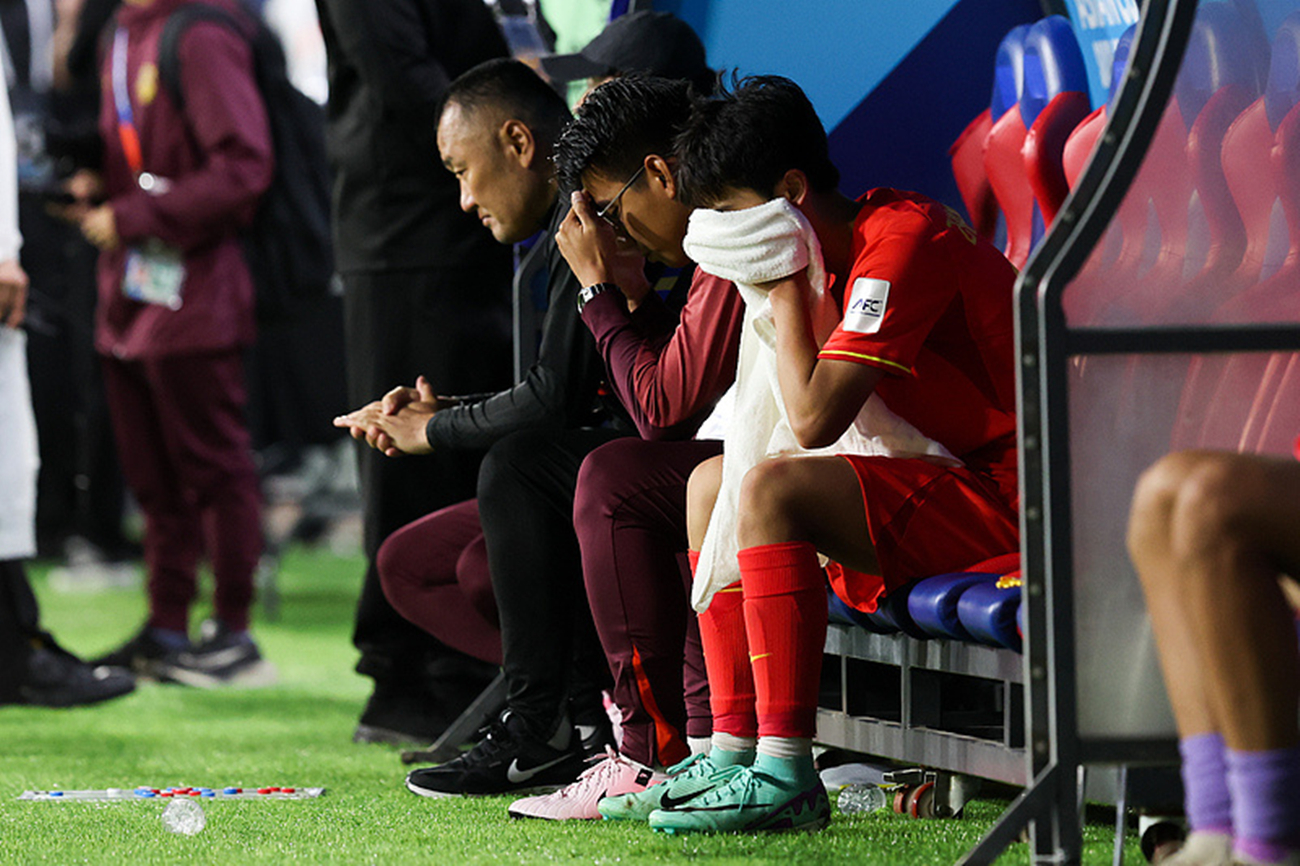 亚洲杯揭幕战引发球迷热议