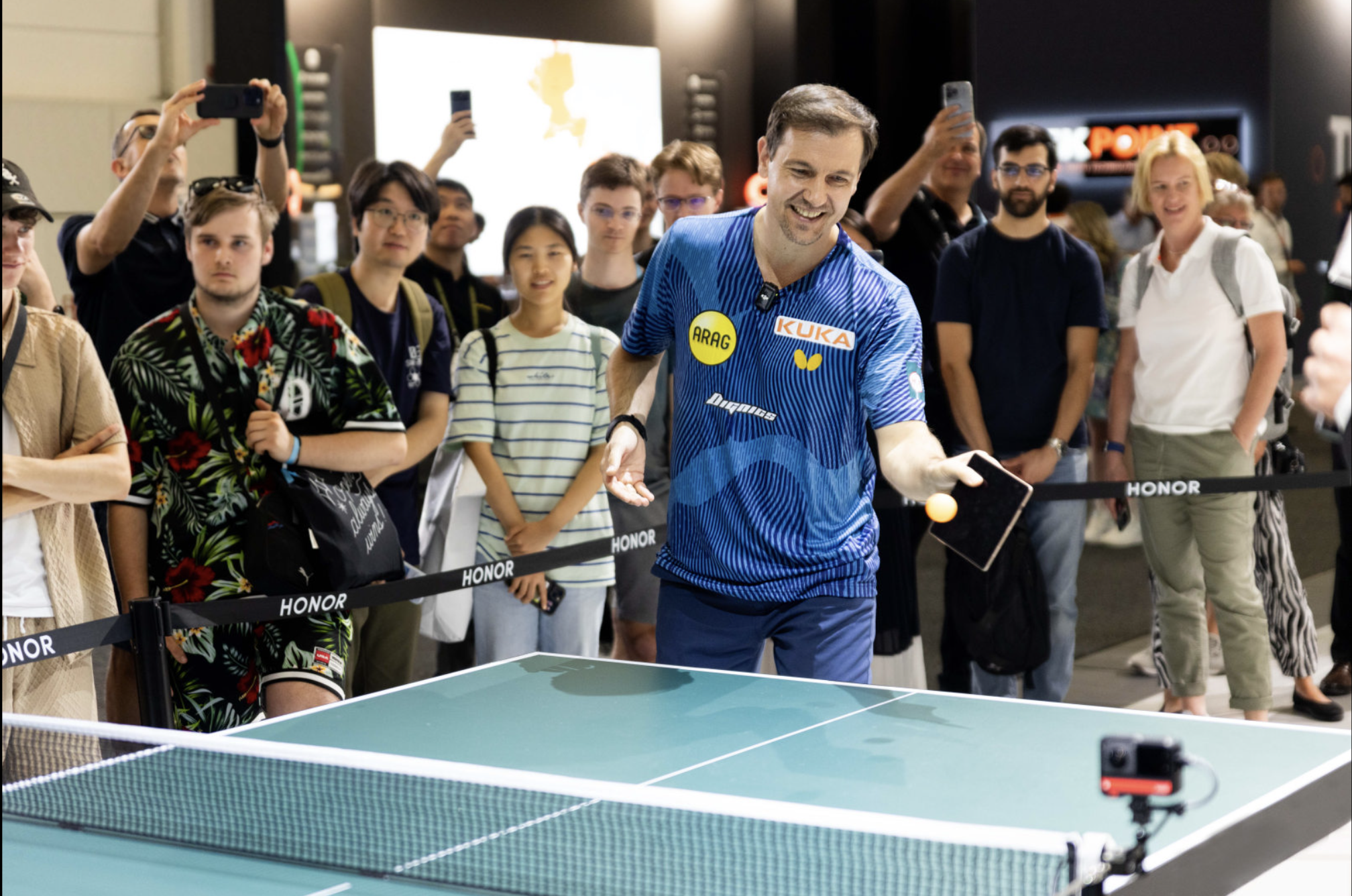 法国乒乓球队完胜日本乒乓球队，波尔三分雨点燃全场的简单介绍