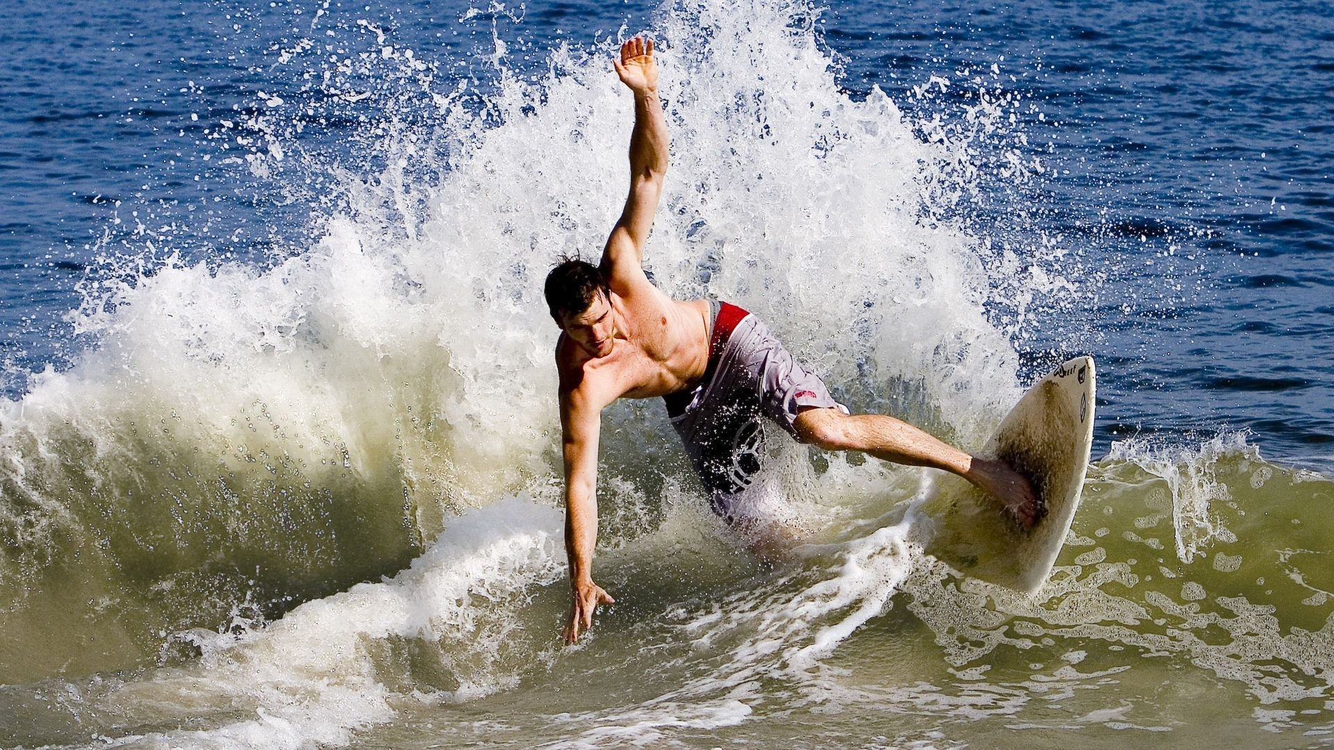 字母哥的英超争冠之夜，一场被命运编码的终极对决