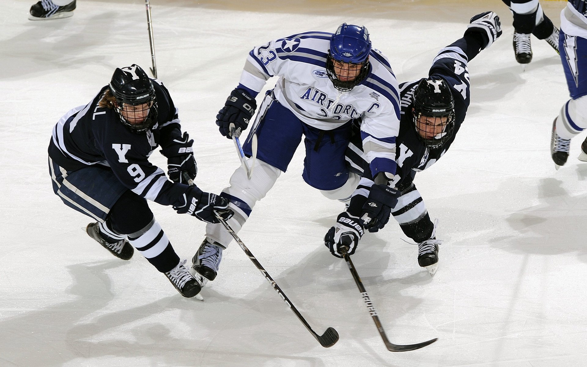 教科书般的卡塞米罗与墨西哥的坚韧，淘汰赛舞台上的战术启示